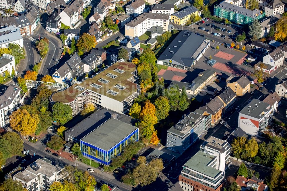 Siegen aus der Vogelperspektive: Freizeiteinrichtung Hallenbad Löhrtor in Siegen im Bundesland Nordrhein-Westfalen