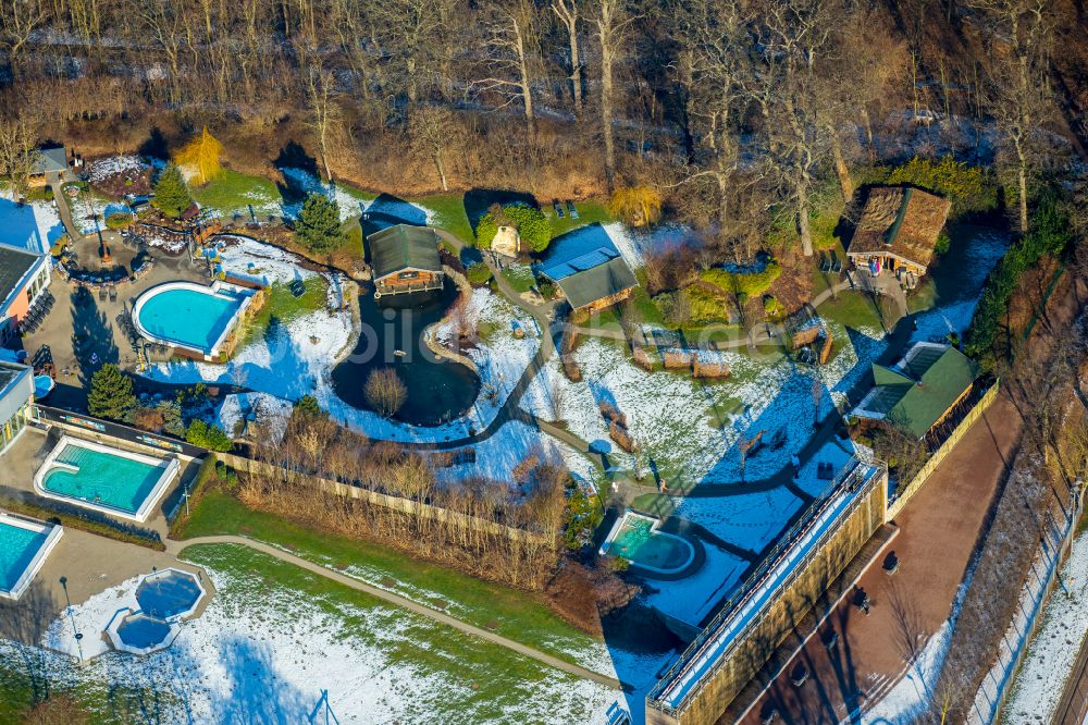 Luftbild Arnsberg - Freizeiteinrichtung NASS - Freizeitbad Arnsberg und Sportzentrum Große Wiese in Arnsberg im Bundesland Nordrhein-Westfalen, Deutschland