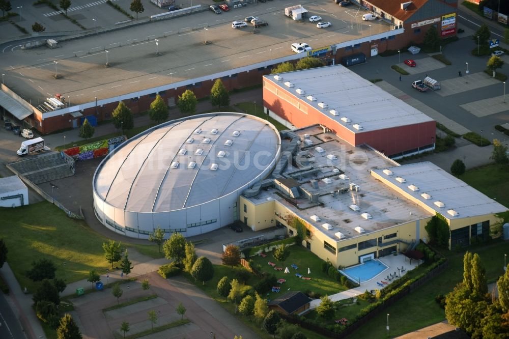 Aschersleben von oben - Freizeitzentrum Ballhaus Aschersleben am Seegraben in Aschersleben im Bundesland Sachsen-Anhalt, Deutschland