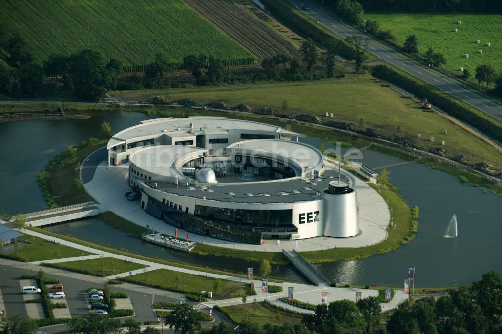 Aurich von oben - Freizeitzentrum ENERGIE ERLEBNIS ZENTRUM in Aurich im Bundesland Niedersachsen, Deutschland