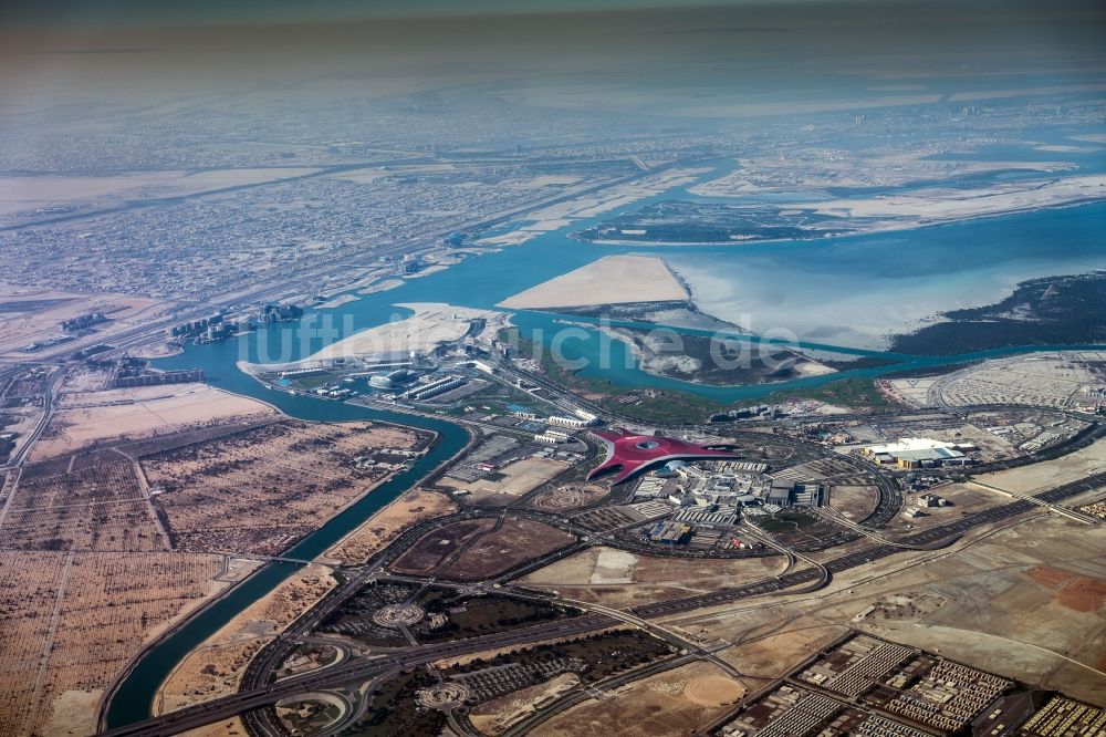 Luftbild Abu Dhabi - Freizeitzentrum Ferrari World und Einkaufszentrum Yas Mall in Abu Dhabi in Vereinigte Arabische Emirate