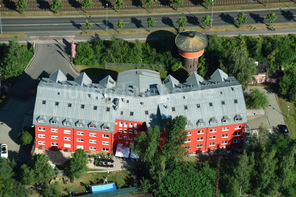 Leipzig von oben - Freizeitzentrum FKK Saunaclub Laufhaus am Wasserturm an der Torhauer Straße in Leipzig im Bundesland Sachsen