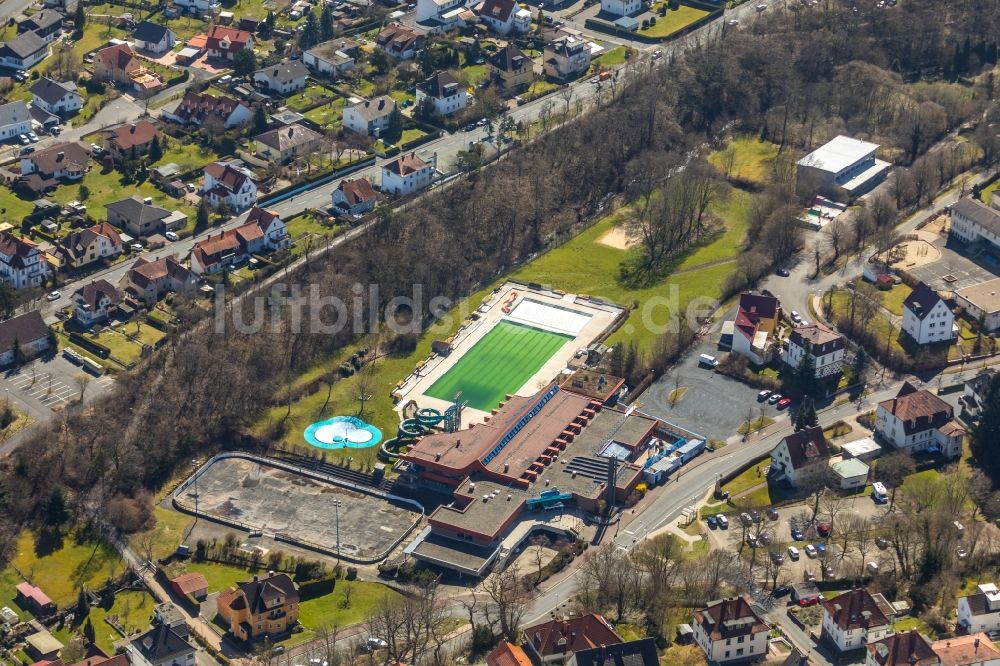 Bad Wildungen von oben - Freizeitzentrum Freizeitanlage Heloponte in Bad Wildungen im Bundesland Hessen, Deutschland