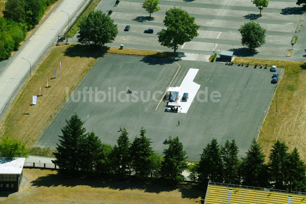 Luftaufnahme Wesendorf - Freizeitzentrum Hammerstein Park Wesendorf entlang der Lange Straße in Wesendorf im Bundesland Niedersachsen, Deutschland