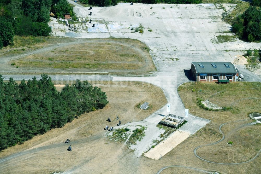 Wesendorf aus der Vogelperspektive: Freizeitzentrum Hammerstein Park Wesendorf entlang der Lange Straße in Wesendorf im Bundesland Niedersachsen, Deutschland