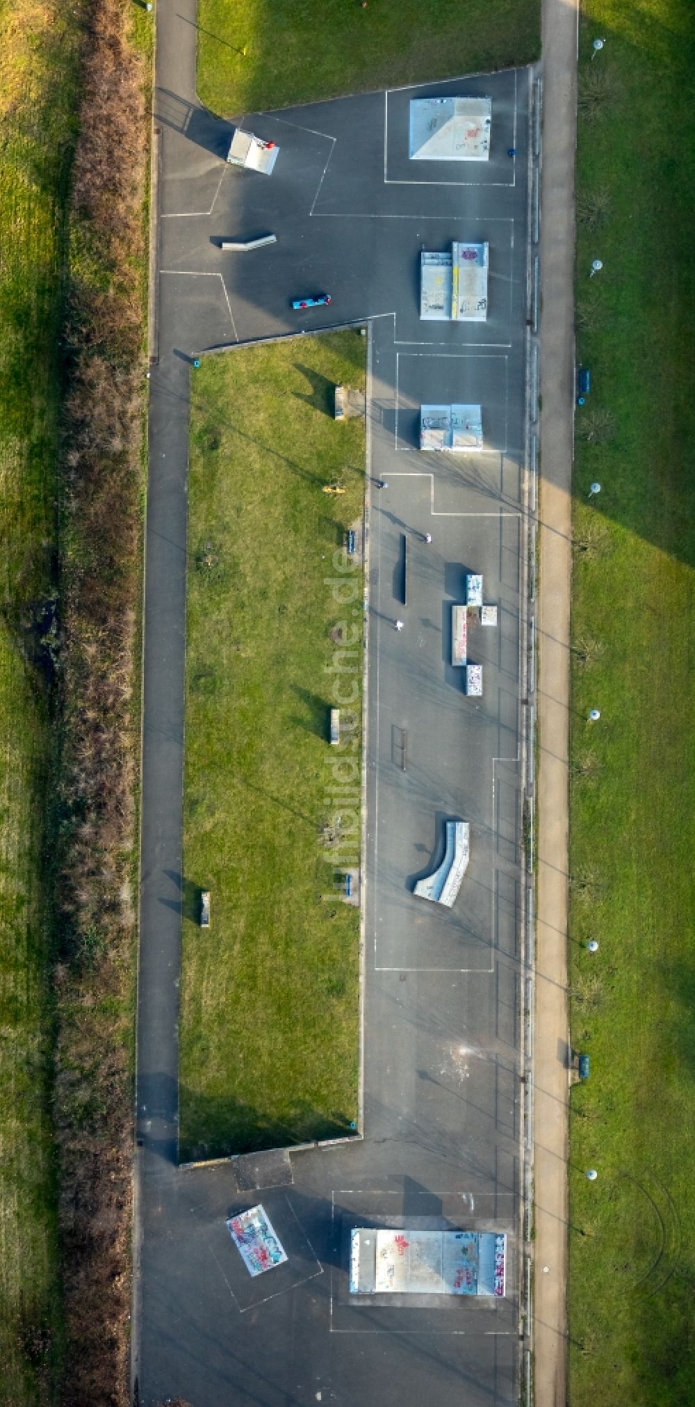 Herne von oben - Freizeitzentrum Hibernia Skatepark an der Koniner Straße in Herne im Bundesland Nordrhein-Westfalen, Deutschland