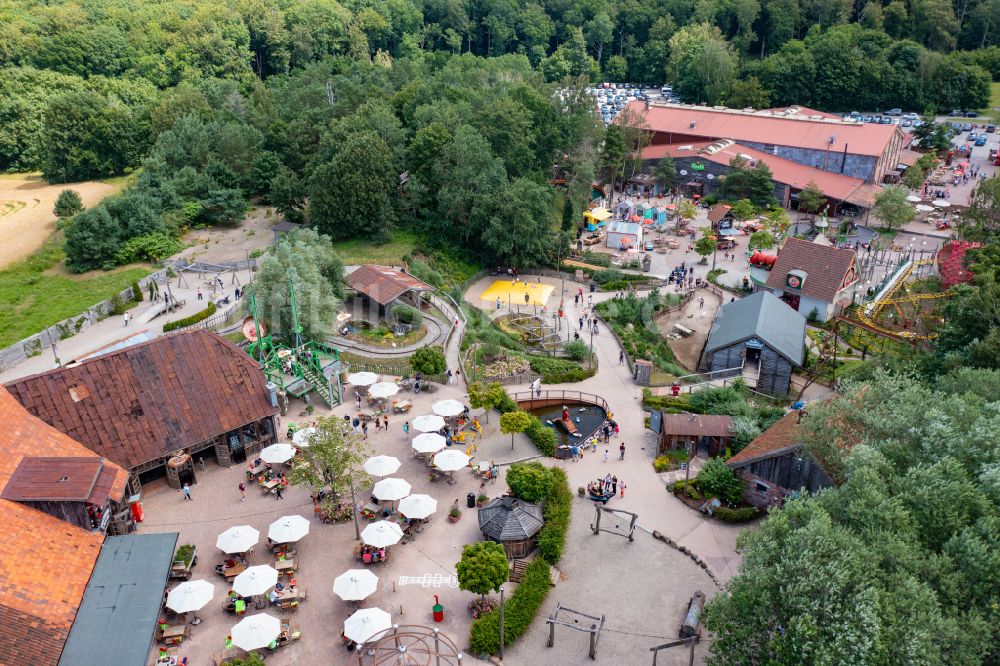 Zirkow aus der Vogelperspektive: Freizeitzentrum Karls Erlebnis-Dorf - Zirkow in Zirkow im Bundesland Mecklenburg-Vorpommern, Deutschland