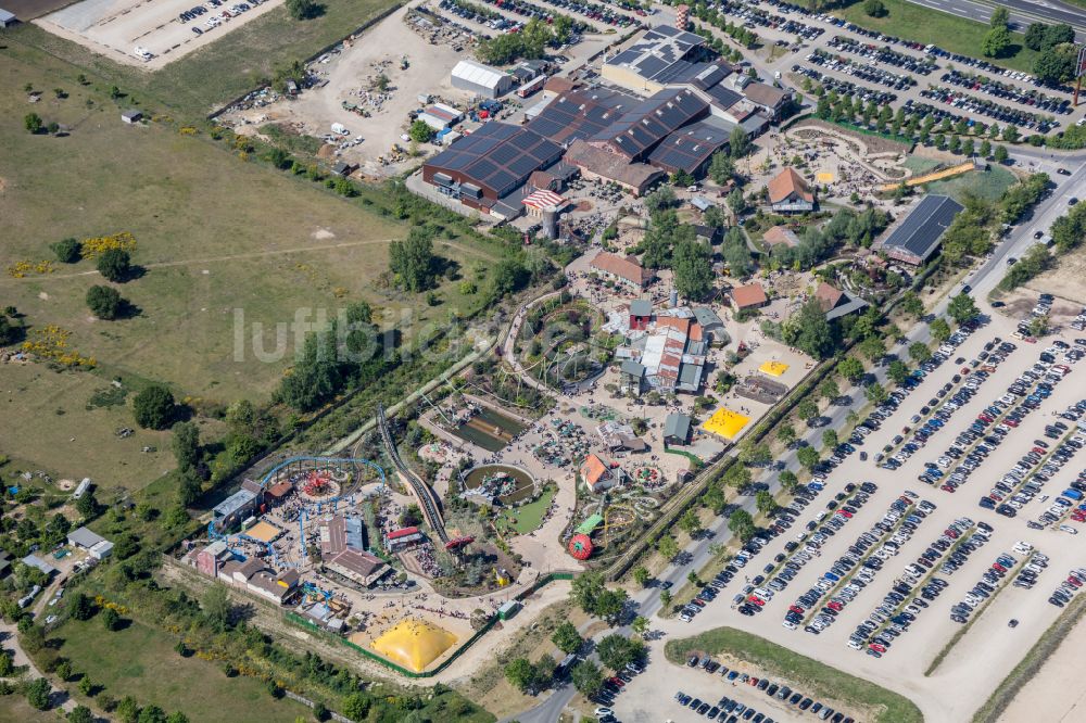 Luftaufnahme Wustermark - Freizeitzentrum Karls Erlebnisdorf im Ortsteil Elstal in Wustermark im Bundesland Brandenburg, Deutschland