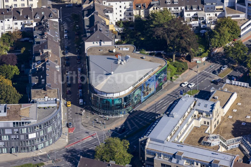 Mönchengladbach von oben - Freizeitzentrum - Kino - Gebäude in Mönchengladbach im Bundesland Nordrhein-Westfalen, Deutschland