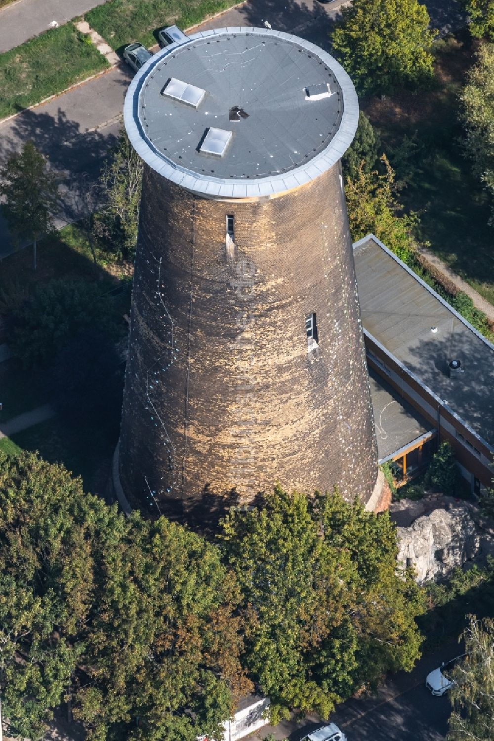 Leipzig von oben - Freizeitzentrum Kletterturm Mockau in Leipzig im Bundesland Sachsen, Deutschland