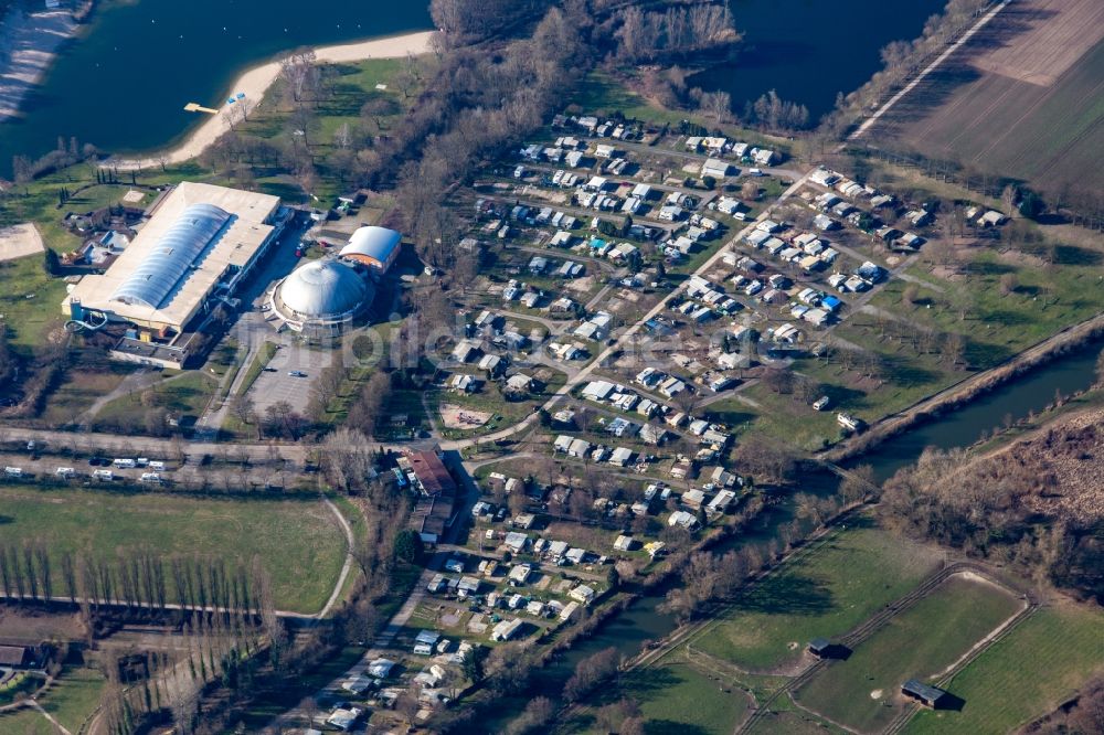 Rülzheim aus der Vogelperspektive: Freizeitzentrum Mobydick und Campingplatz Rülzheim in Rülzheim im Bundesland Rheinland-Pfalz, Deutschland