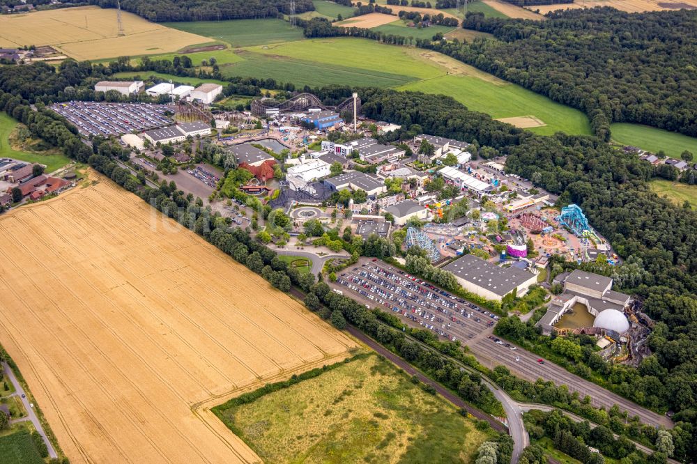 Bottrop von oben - Freizeitzentrum Movie Park Germany in Bottrop im Bundesland Nordrhein-Westfalen, Deutschland