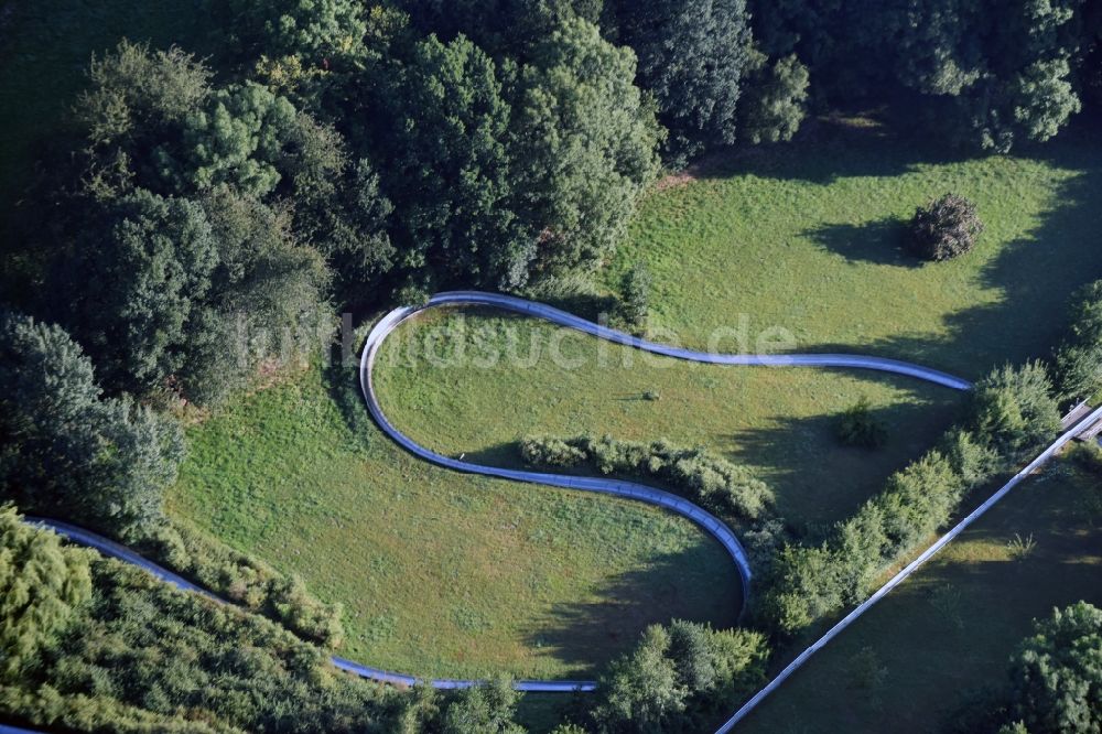 Kohren-Sahlis von oben - Freizeitzentrum der Rodelbahn Sommerrodelbahn in Kohren-Sahlis in Kohren-Sahlis im Bundesland Sachsen