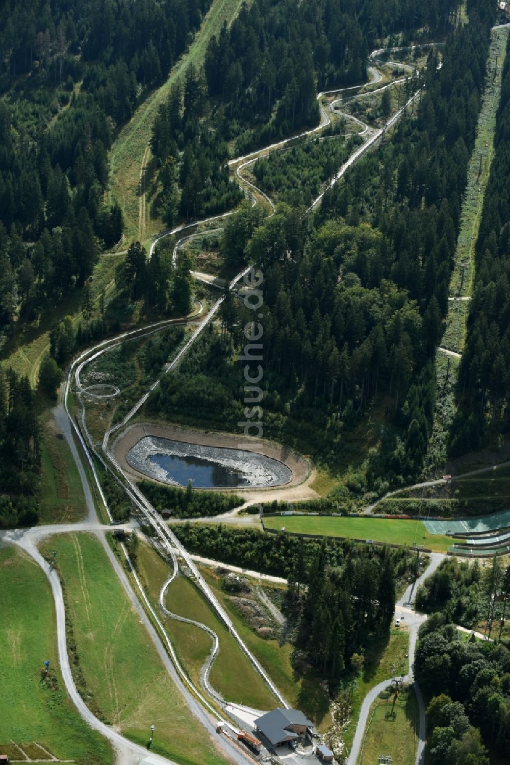 Bischofsgrün von oben - Freizeitzentrum der Rodelbahn Sommerrodelbahn Ochsenkopf in Bischofsgrün im Bundesland Bayern