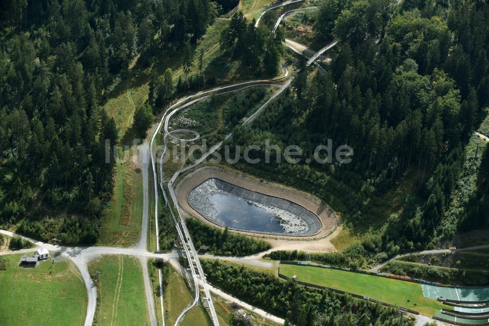 Bischofsgrün aus der Vogelperspektive: Freizeitzentrum der Rodelbahn Sommerrodelbahn Ochsenkopf in Bischofsgrün im Bundesland Bayern