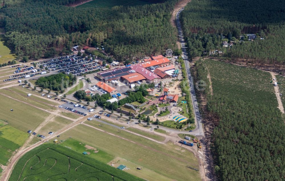 Beelitz aus der Vogelperspektive: Freizeitzentrum Spargel- und Erlebnishof Klaistow im Bundesland Brandenburg