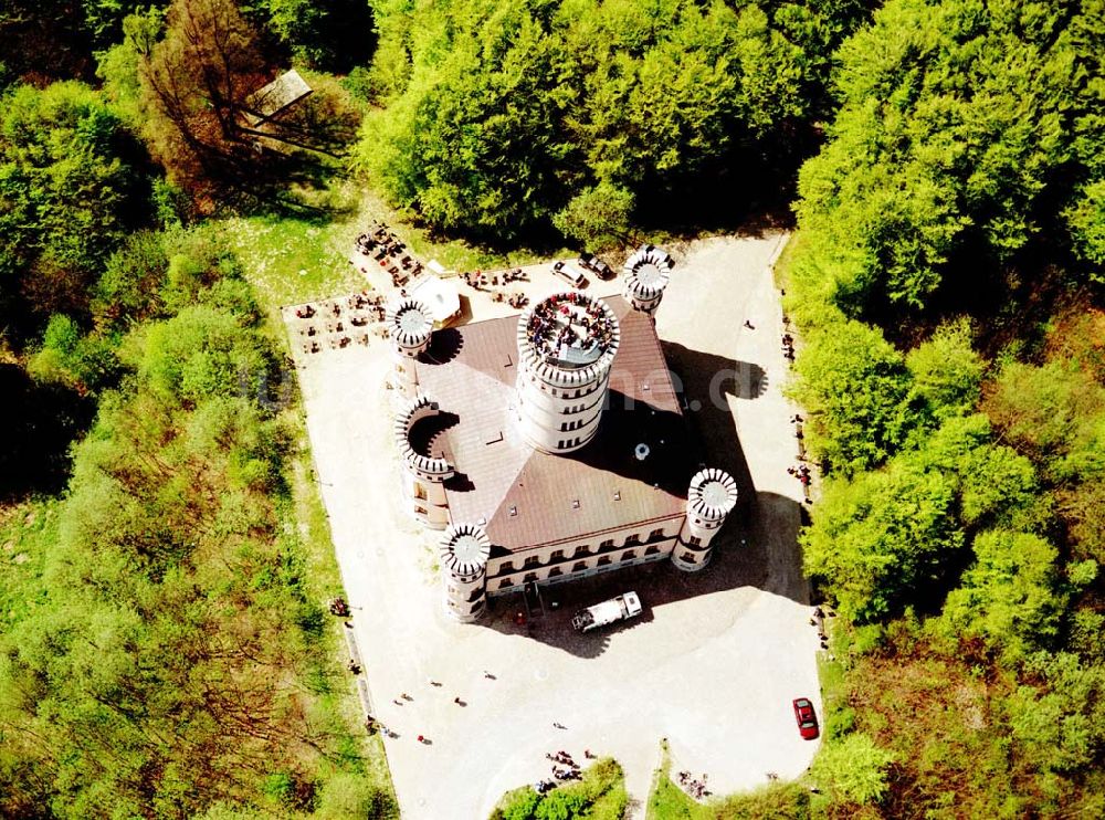 Granitz auf Rügen aus der Vogelperspektive: Frühjahrslandschaft am Jagdschloß Granitz auf Rügen.