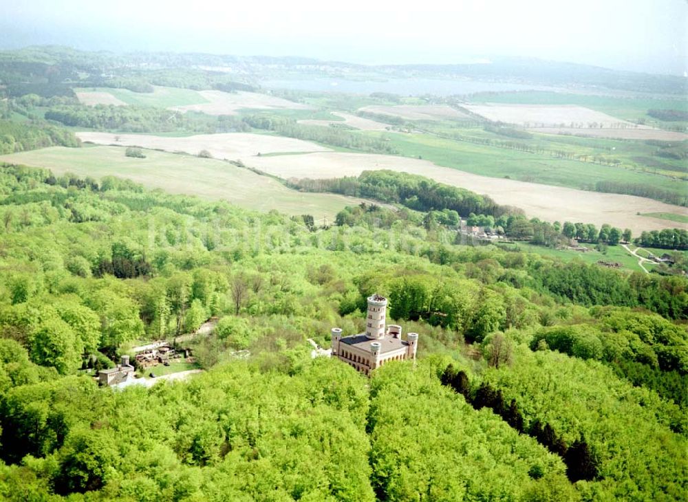 Granitz auf Rügen aus der Vogelperspektive: Frühjahrslandschaft am Jagdschloß Granitz auf Rügen.