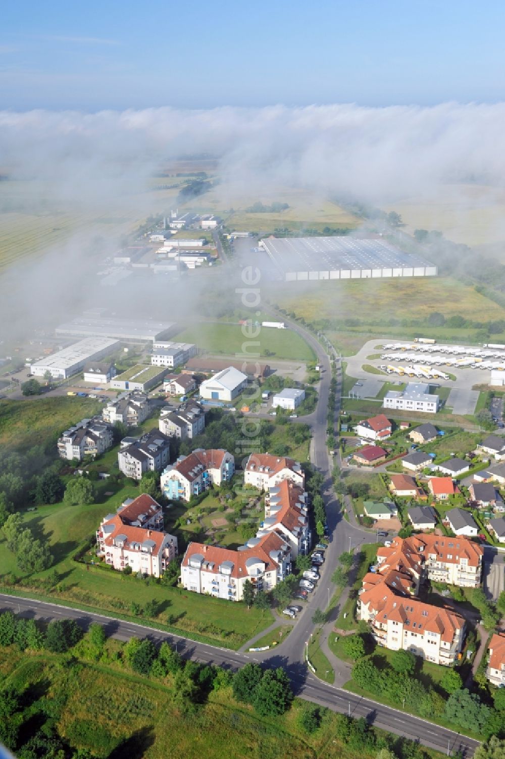 Luftaufnahme Werneuchen - Frühnebel über Werneuchen OT Seefeld im Bundesland Brandenburg