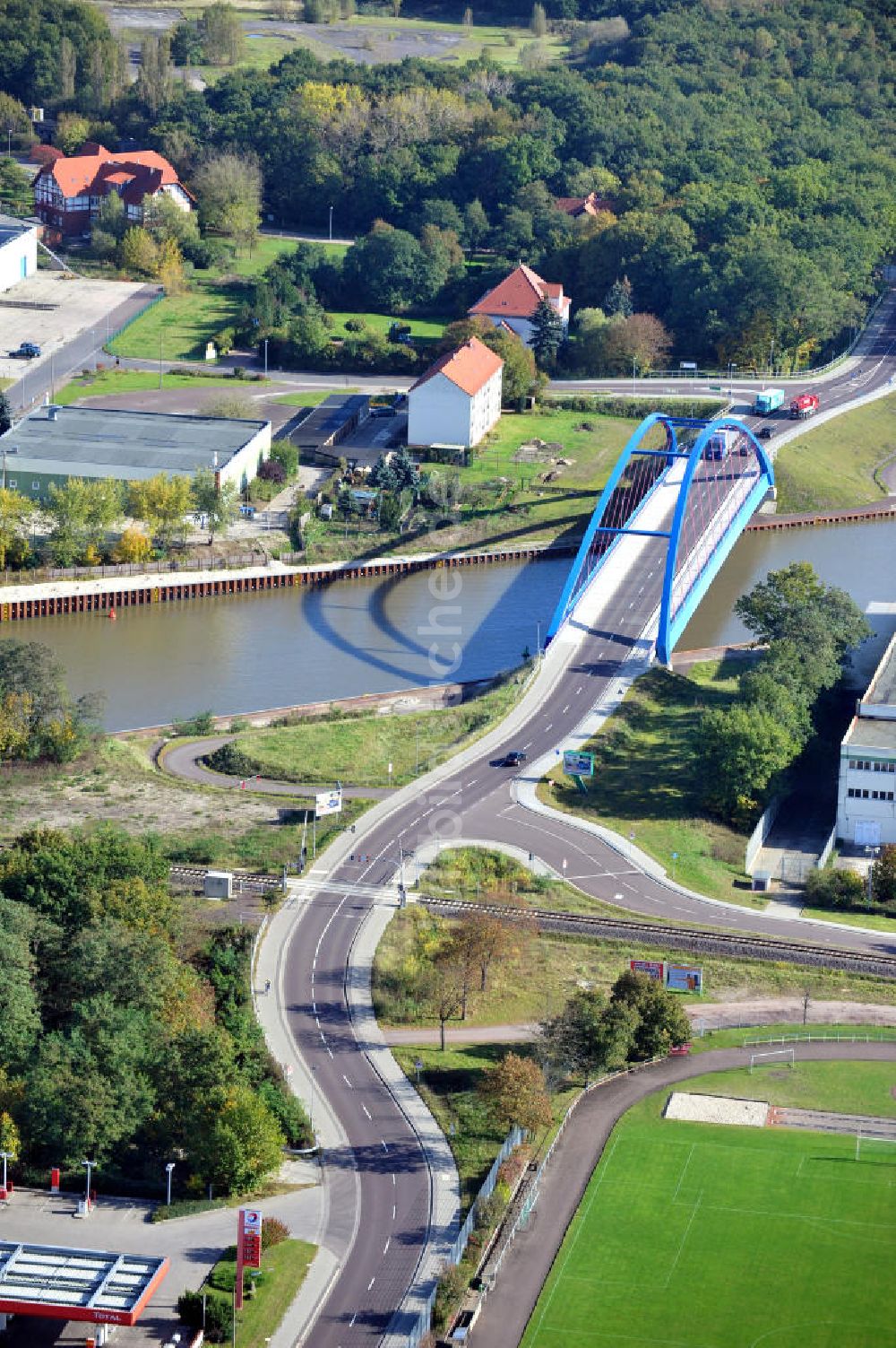 Luftbild Genthin - Friedensbrücke über Elbe-Havel-Kanal in Genthin