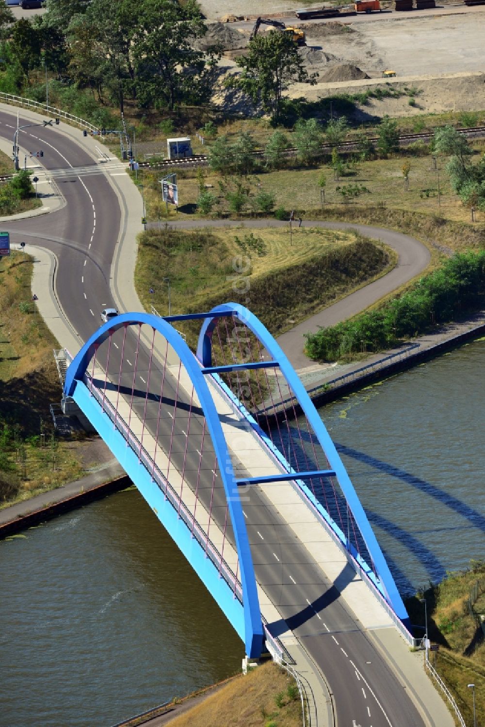 Genthin aus der Vogelperspektive: Friedensbrücke Genthin-Jerichow im Bundesland Sachsen-Anhalt