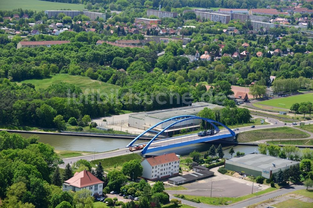 Genthin aus der Vogelperspektive: Friedensbrücke Genthin-Jerichow im Bundesland Sachsen-Anhalt