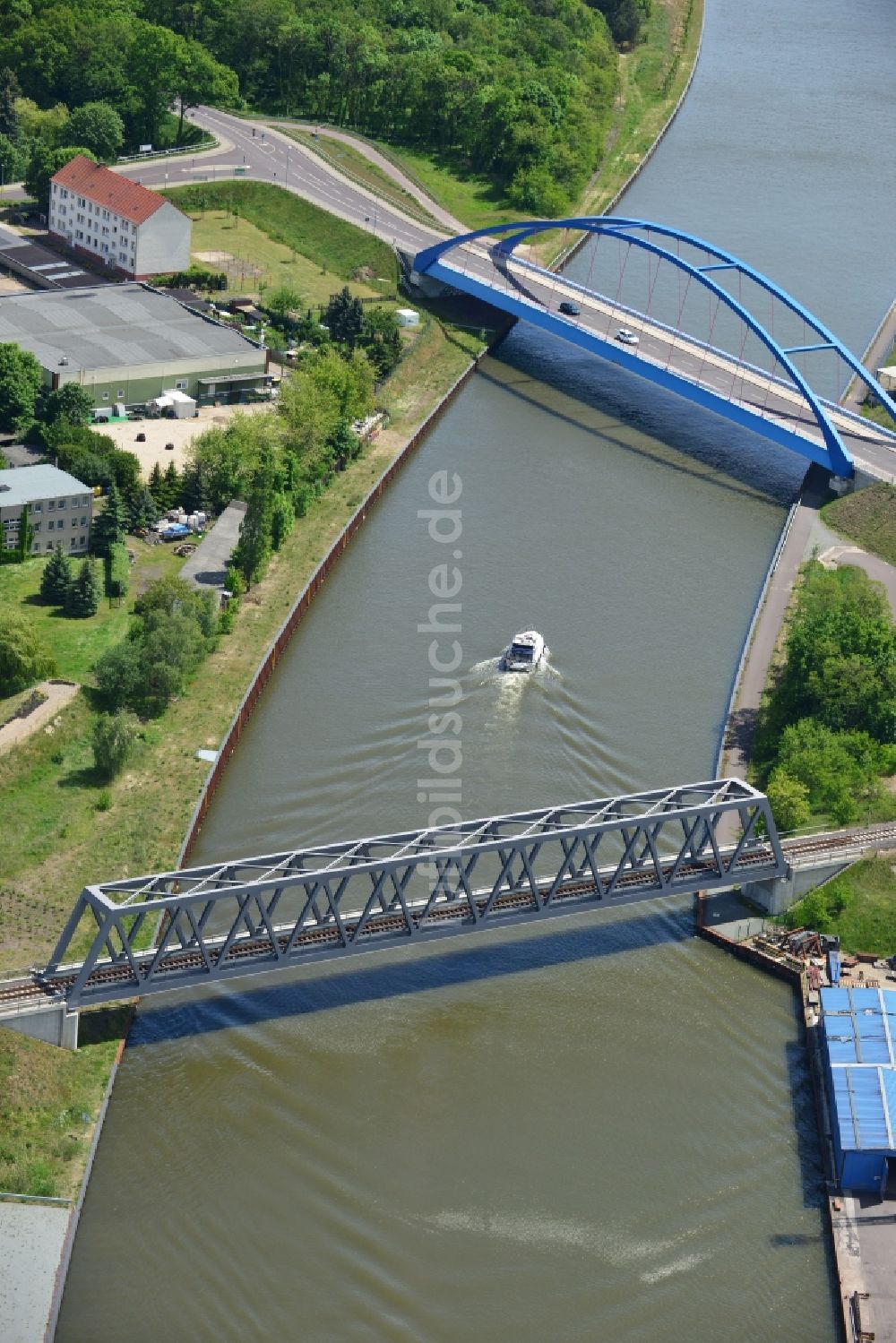 Genthin von oben - Friedensbrücke Genthin-Jerichow im Bundesland Sachsen-Anhalt