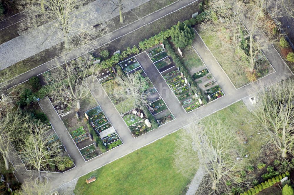 Luftbild Berlin - Friedhof in Berlin-Mahlsdorf