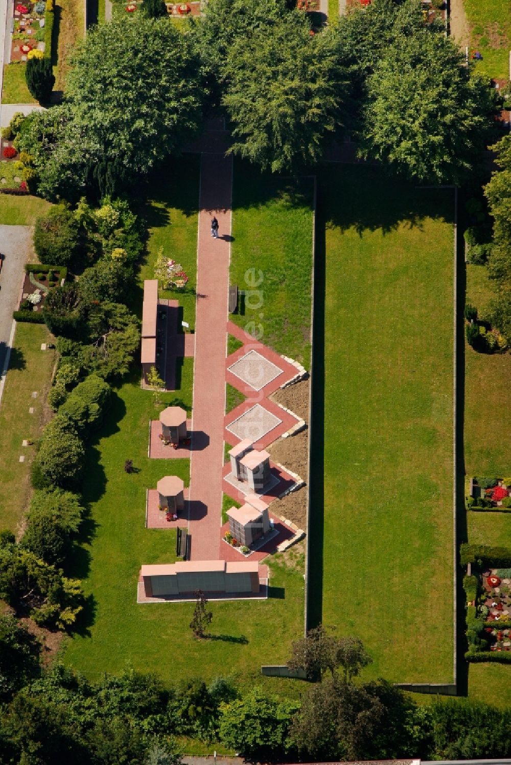 Hattingen aus der Vogelperspektive: Friedhof in Hattingen im Bundesland Nordrhein-Westfalen