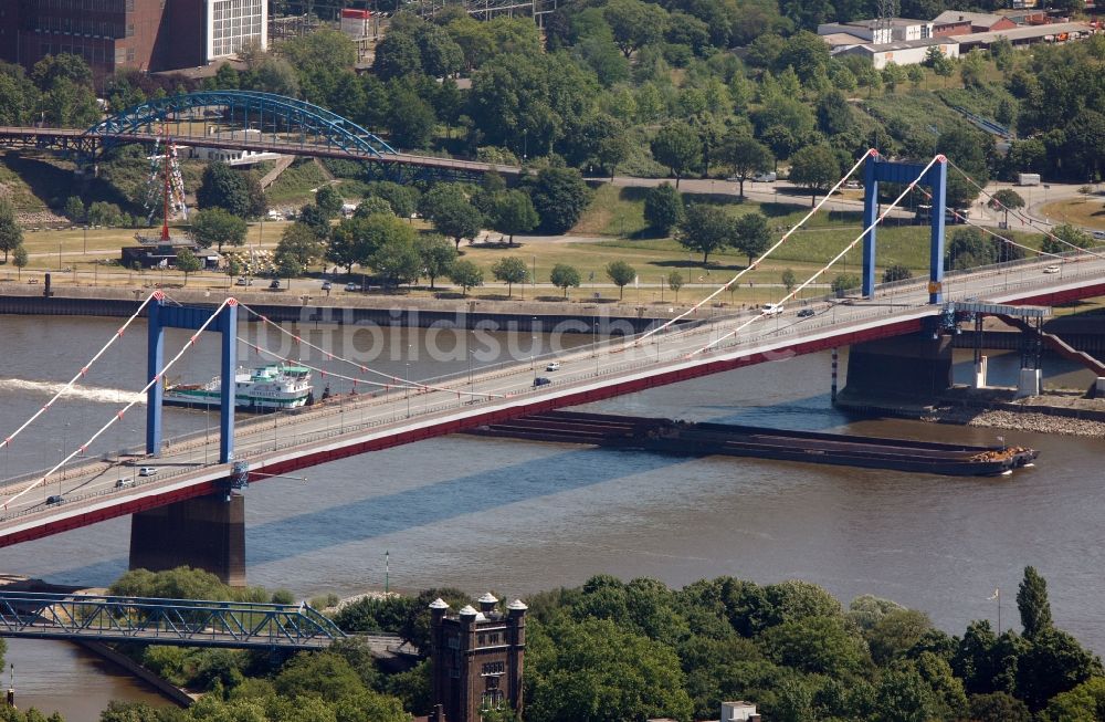 Duisburg aus der Vogelperspektive: Friedrich-Ebert-Brücke in Duisburg im Bundesland Nordrhein-Westfalen