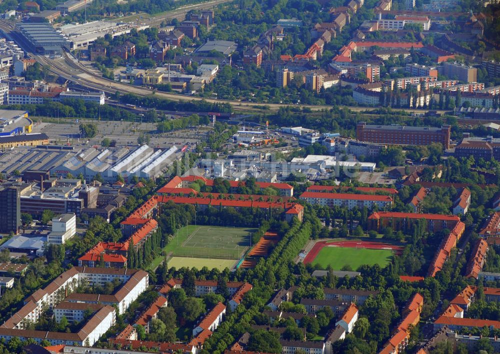 Luftbild Berlin - Friedrich-Ebert-Stadion Berlin-Tempelhof