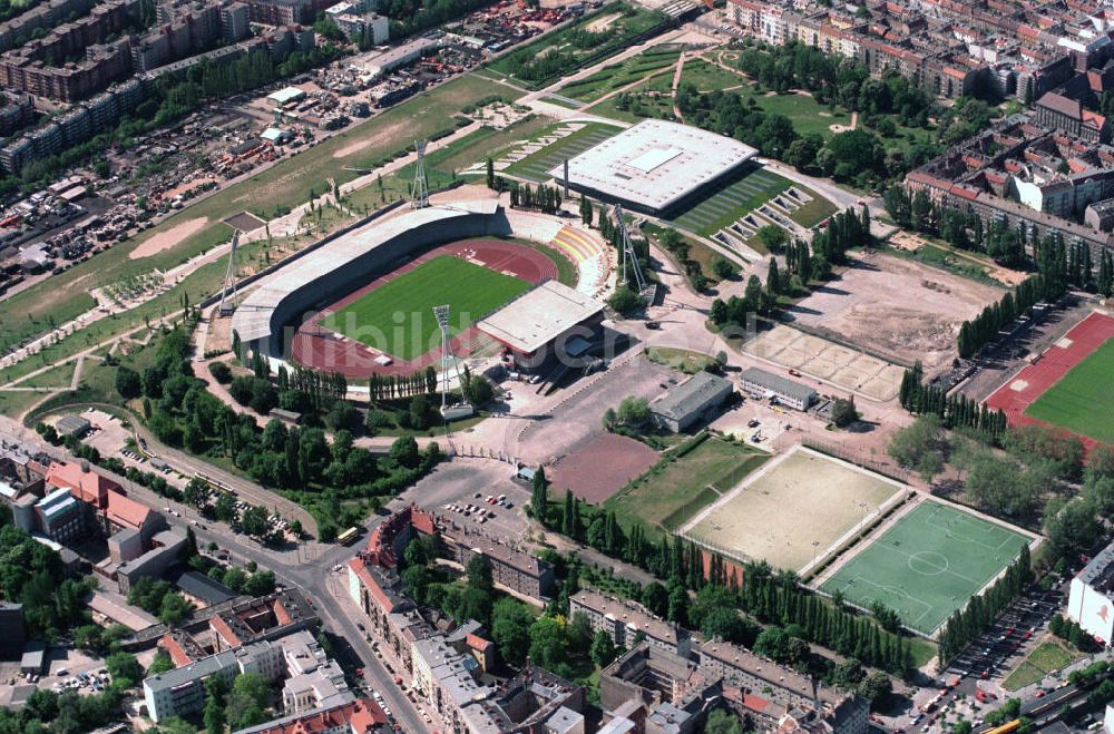 Luftbild Berlin Prenzlauer-Berg - Friedrich-Ludwig-Jahn-Sportpark in Berlin Prenzlauer Berg