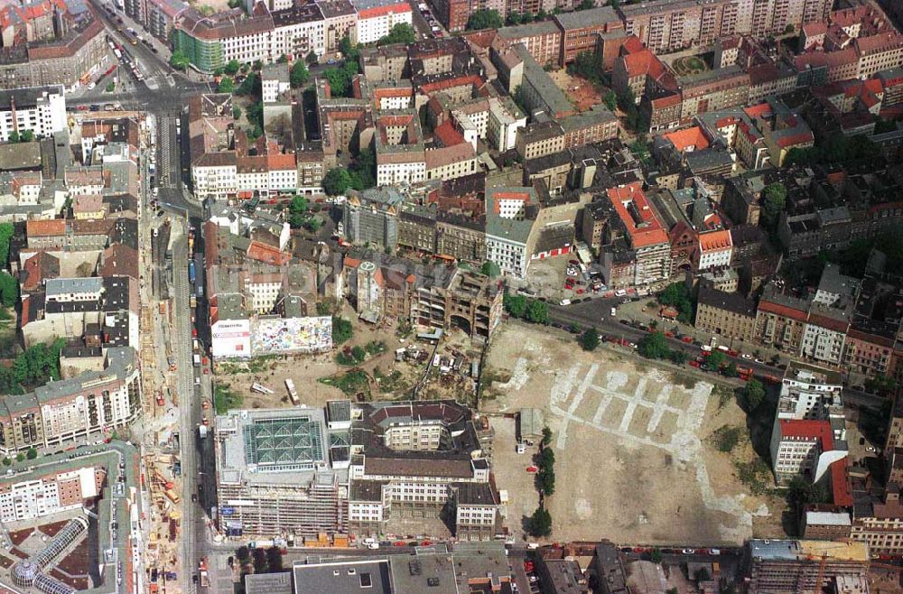 Luftbild Berlin - Friedrichstraße / Oranienburger Straße mit Kulturzentrum Tacheles