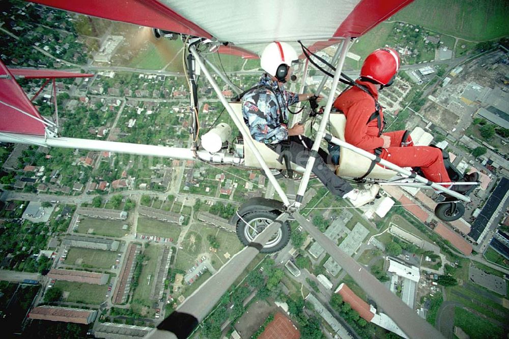 Fürstenwalde / Brandenburg aus der Vogelperspektive: Fürstenwalde / Brandenburg Ultraleichtflieger-Mitflug (von Flugplatz Eggersdorf aus) 26.09.1993