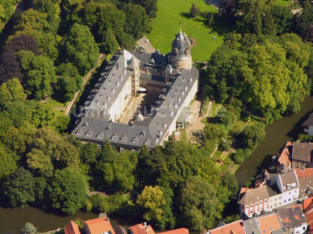 Detmold von oben - Fürstliches Residenzschloß Detmold