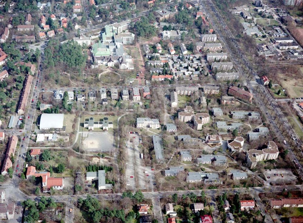 Luftbild Berlin - Zehlendorf / Schlachtensee - FU - Studentendorf an der Potsdamer Chaussee in Berlin - Schlachtensee.