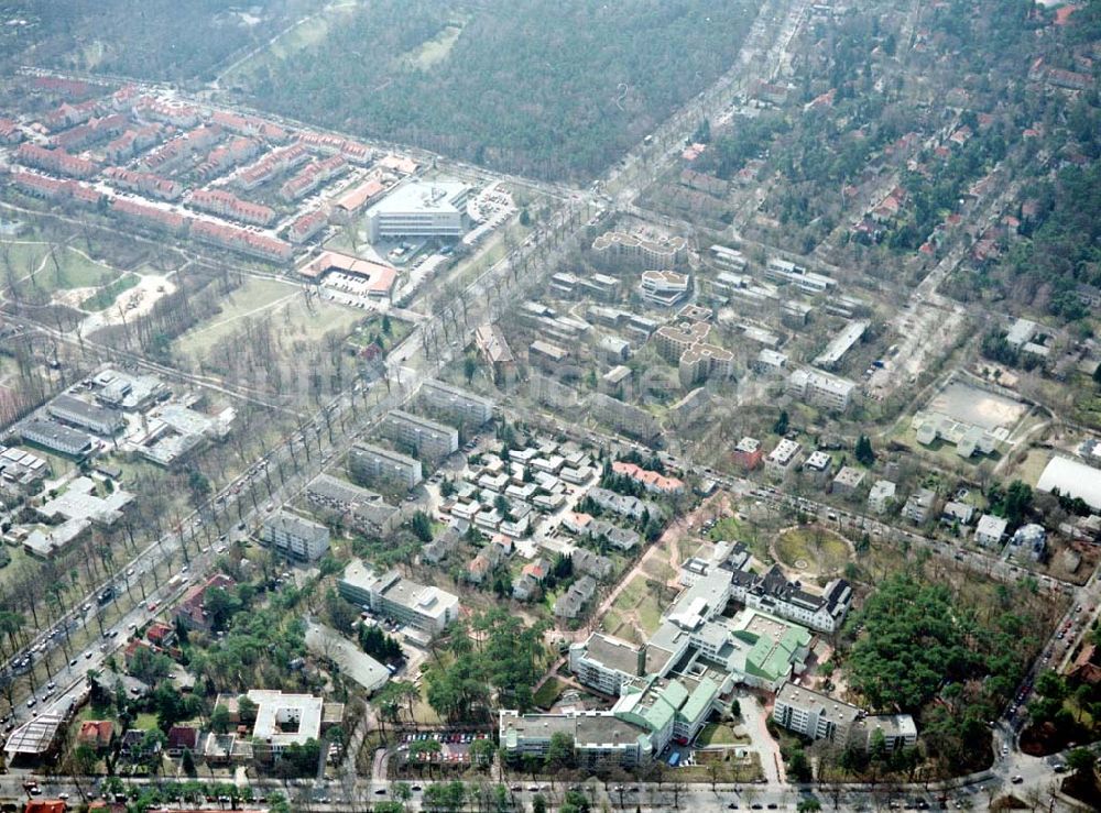 Berlin - Zehlendorf / Schlachtensee von oben - FU - Studentendorf an der Potsdamer Chaussee in Berlin - Schlachtensee.