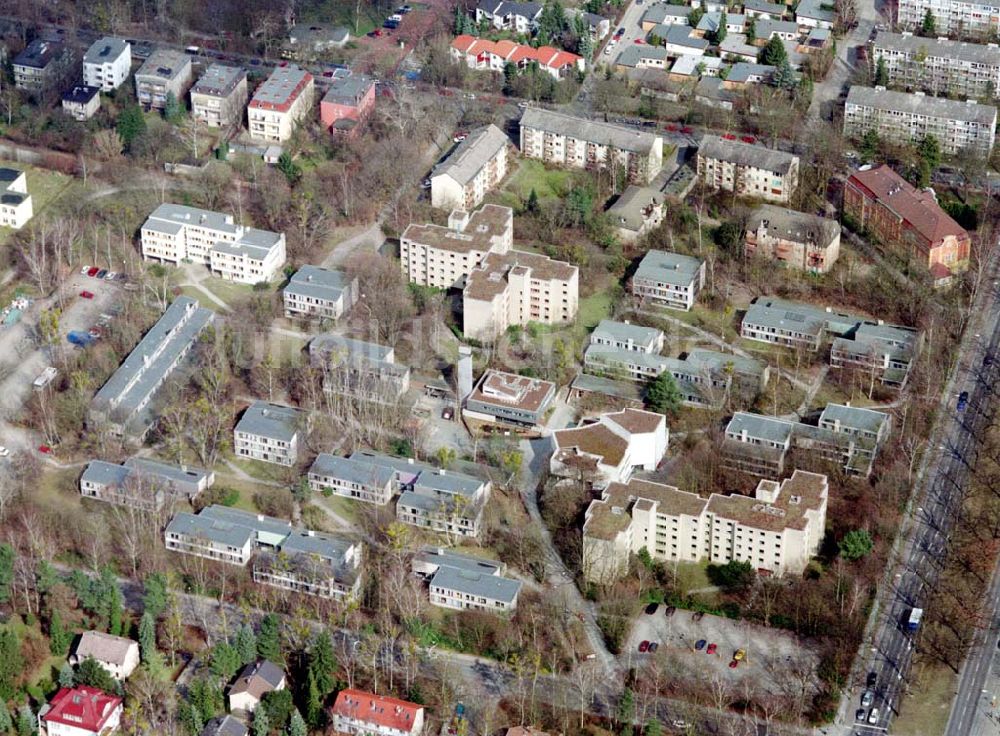 Berlin - Zehlendorf / Schlachtensee aus der Vogelperspektive: FU - Studentendorf an der Potsdamer Chaussee in Berlin - Schlachtensee.