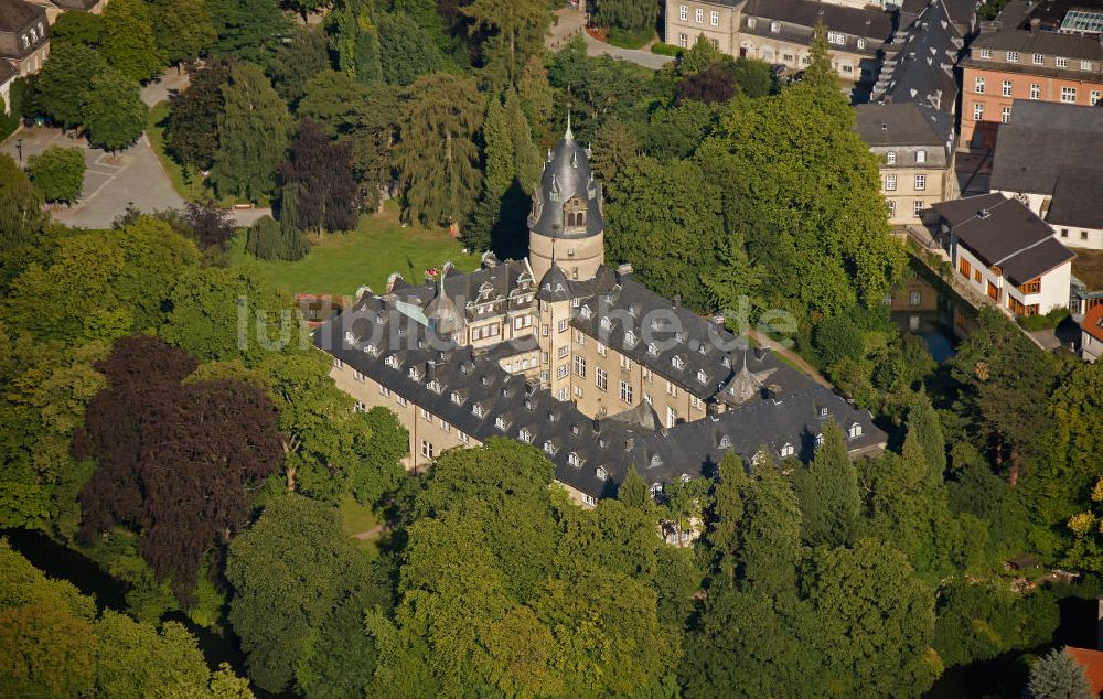 Detmold von oben - Fuerstliches Residenzschloss Detmold