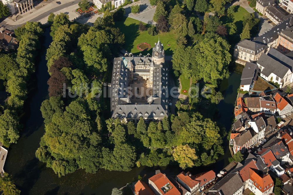 Detmold von oben - Fuerstliches Residenzschloss Detmold