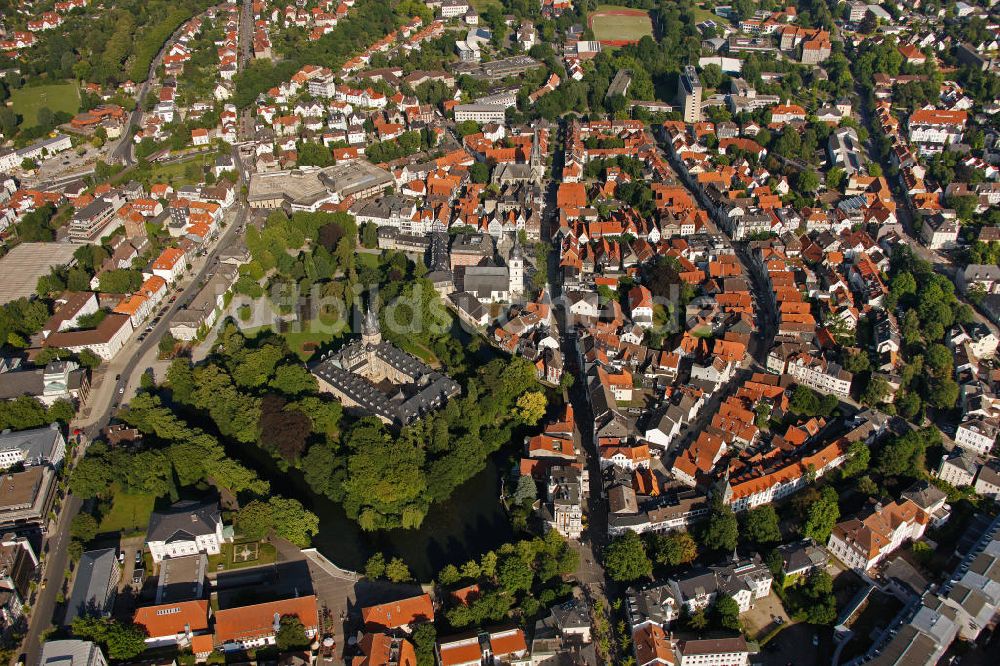 Detmold aus der Vogelperspektive: Fuerstliches Residenzschloss Detmold