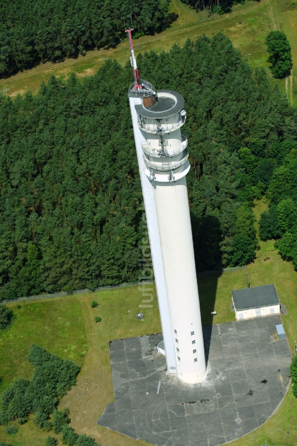 Luftbild Karstädt - Funkturm und Sendeanlage als Grundnetzsender der DFMG Deutsche Funkturm GmbH in Karstädt im Bundesland Brandenburg, Deutschland