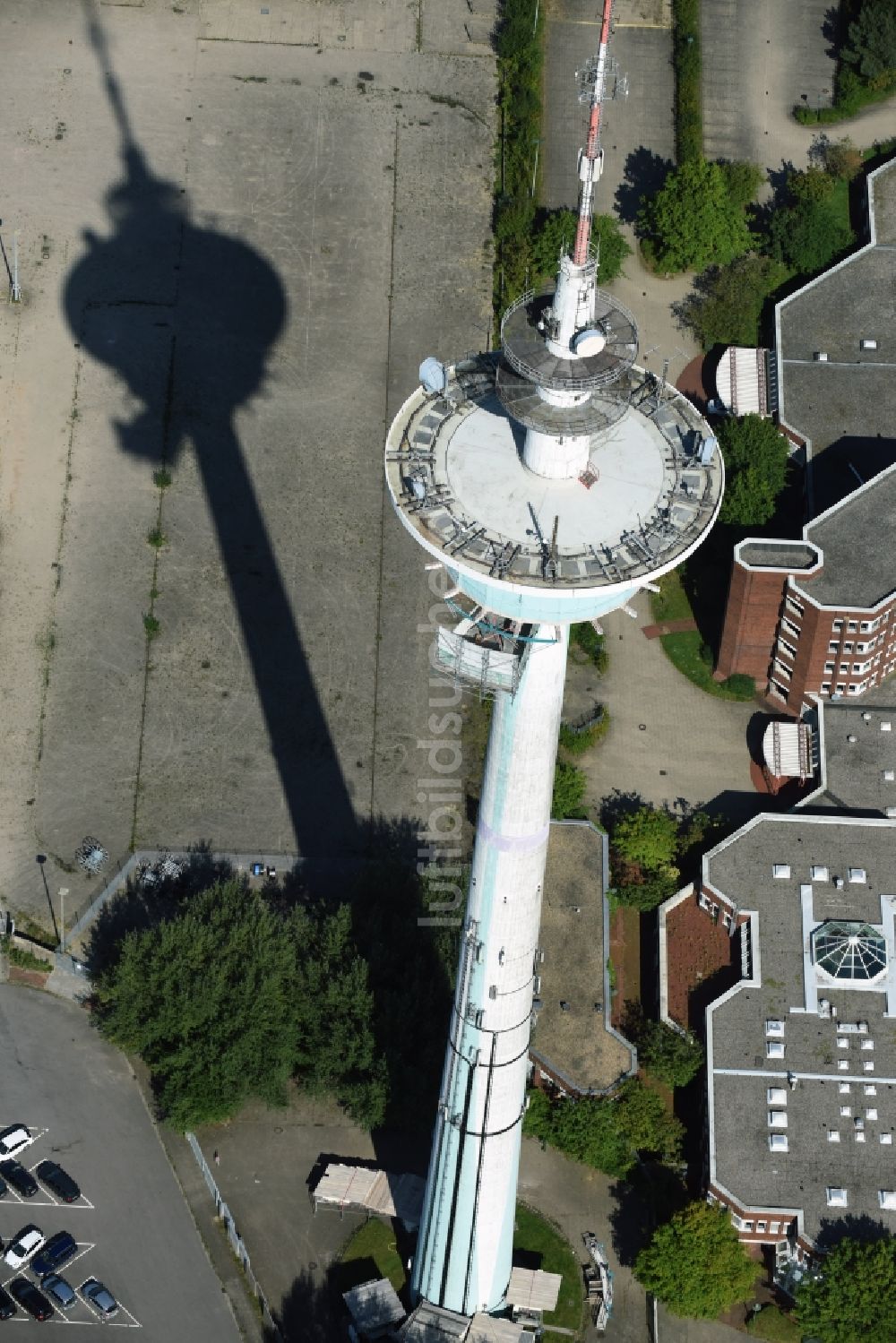 Luftaufnahme Heide - Funkturm und Sendeanlage als Grundnetzsender und Fernmeldeturm in Heide im Bundesland Schleswig-Holstein, Deutschland