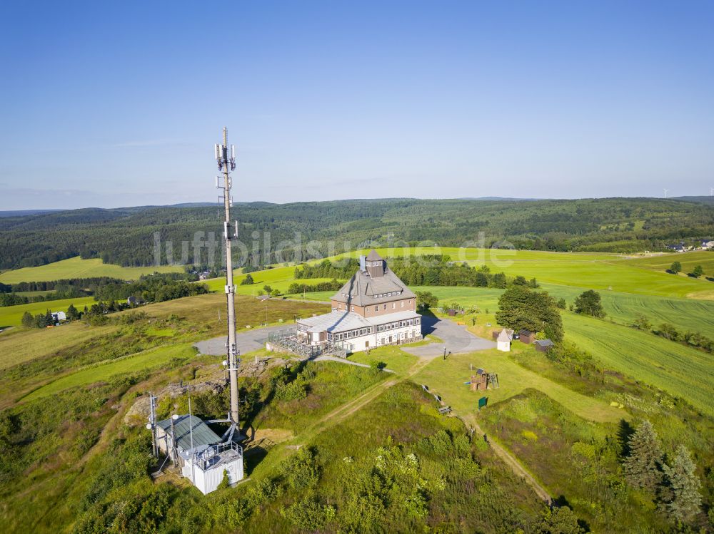 Luftbild Neuhausen/Erzgebirge - Funkturm und Sendeanlage als Grundnetzsender am Restaurant Schwartenbergbaude in Neuhausen/Erzgebirge im Bundesland Sachsen, Deutschland