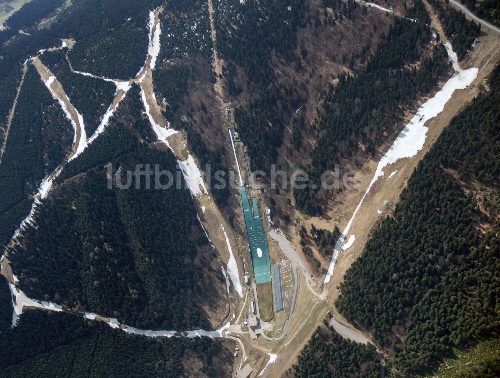 Luftaufnahme Reichenberg, Liberec - Funkturm und Sendeanlage auf der Kuppe des Bergmassives bei Liberec in Nordböhmen im vormaligen Reichenberg in der Tschechische Republik