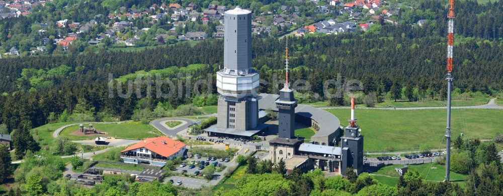 Luftbild Schmitten - Funkturm und Sendeanlage auf der Kuppe des Bergmassives Großer Feldberg in Schmitten im Bundesland Hessen