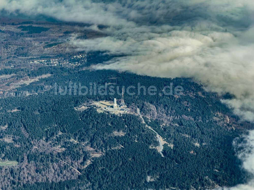 Luftbild Schmitten - Funkturm und Sendeanlage auf der Kuppe des Bergmassives Großer Feldberg im Taunus in Schmitten im Bundesland Hessen, Deutschland