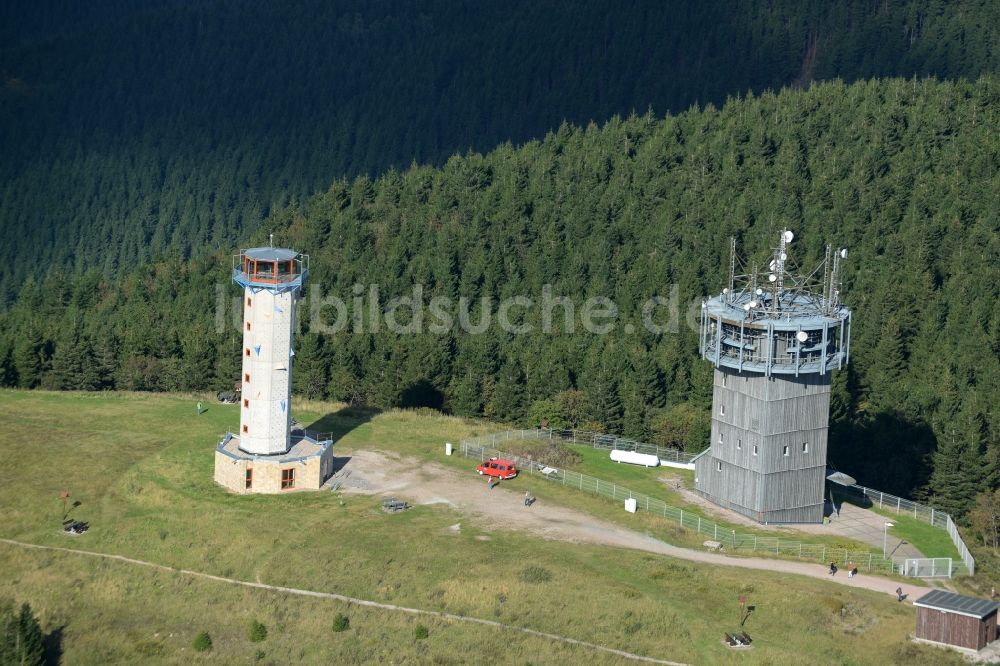 Gehlberg aus der Vogelperspektive: Funkturm und Sendeanlage auf der Kuppe des Bergmassives Schneekopf in Gehlberg im Bundesland Thüringen