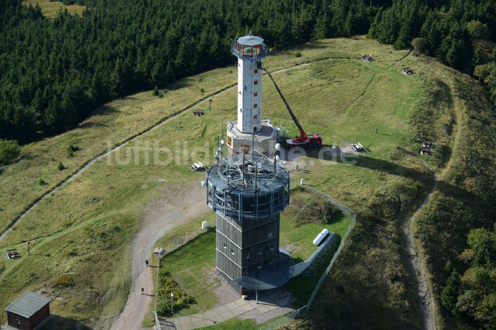 Luftbild Gehlberg - Funkturm und Sendeanlage auf der Kuppe des Bergmassives Schneekopf in Gehlberg im Bundesland Thüringen