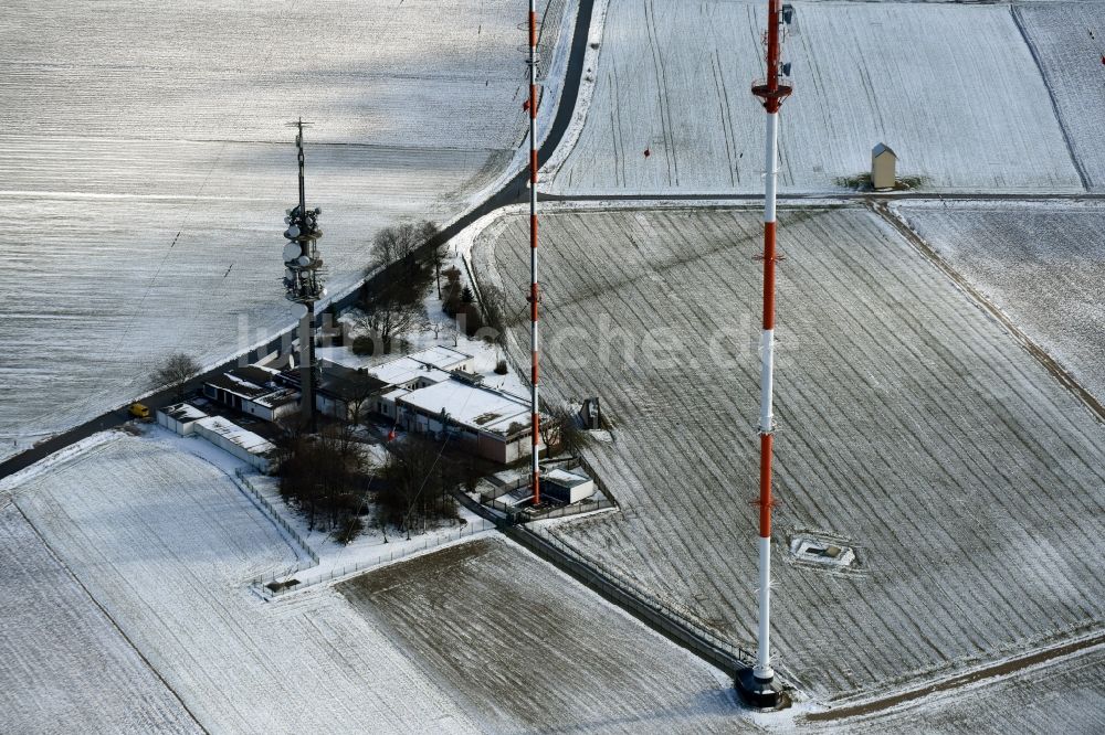 Luftbild Postbauer-Heng - Funkturm und Sendeanlage auf der Kuppe des Bergmassives des Sender Dillberg in Postbauer-Heng im Bundesland Bayern